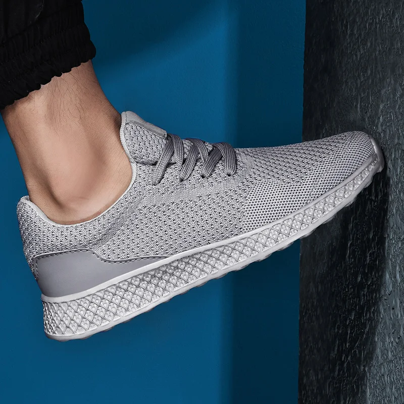 Hot Sale Knitting Light Men's Running Shoes Summer Breathable Men Sports Shoes Anti-slip Man Training Sneakers Large Size 39-48