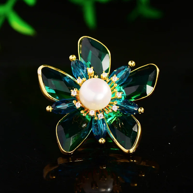 

Trendy Green Crystal Flower Magnetic Suction Brooch Natural Freshwater Pearl Inlaid with Zirconium Flower Brooch Pin Accessories