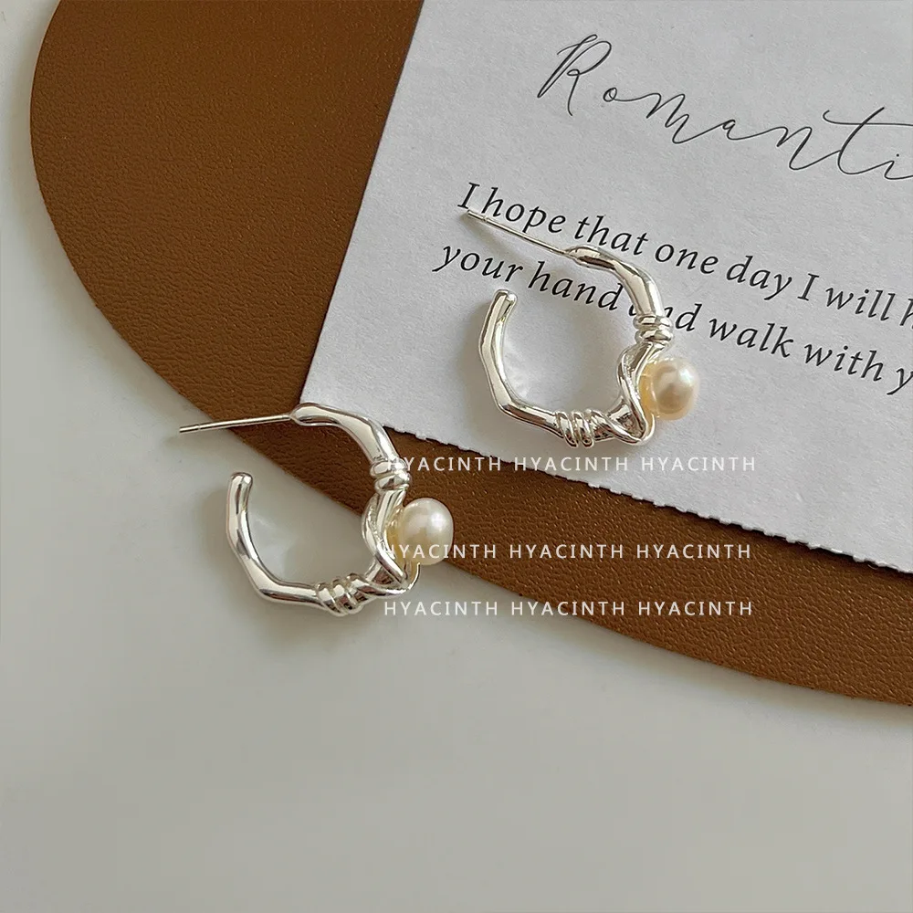 

Romantic and Cute Stud Earrings Irregular Round Silver Stud Earrings with Natural Freshwater Pearls Trendy and Versatile