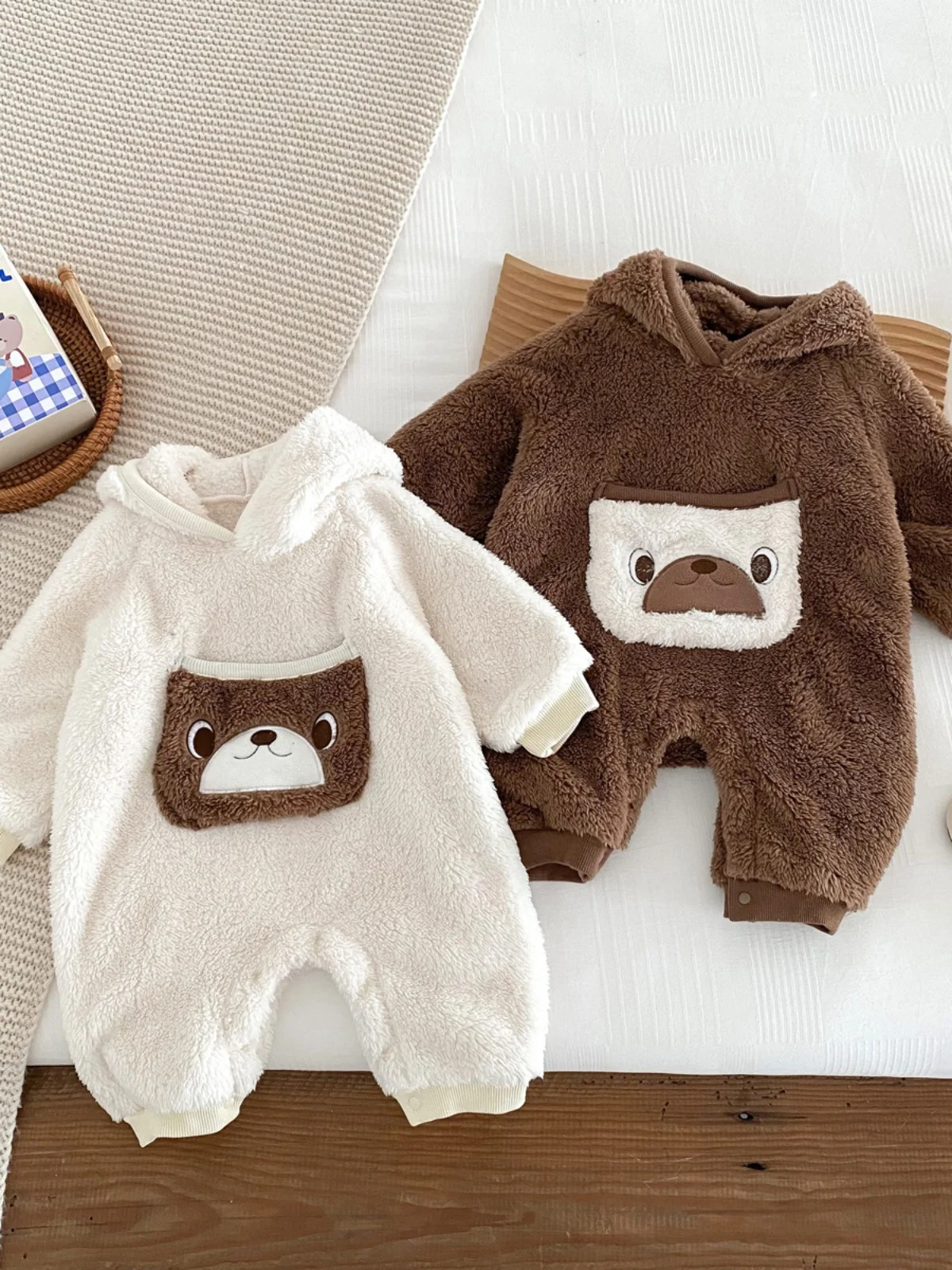 2024 корейский осенне-зимний двусторонний плюшевый теплый комбинезон детский с