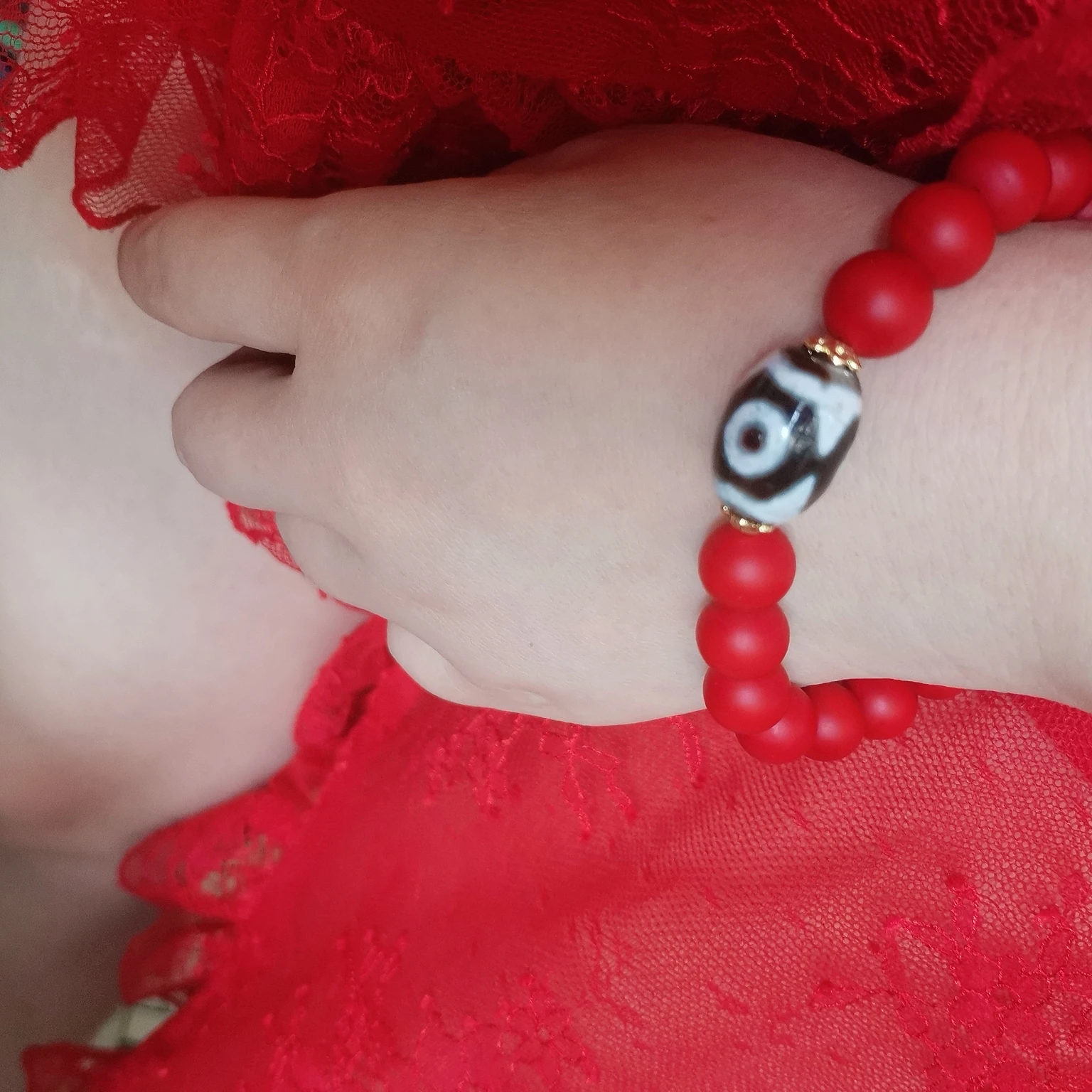 

Lucky Fortune Safety Sherpa Red Glass Natural Tiger Teeth Three-Eyed Dzi Beads Agate First-Line Apothecary Bracelet