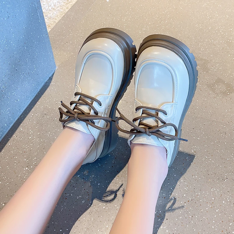 

Туфли женские кожаные в британском стиле, маленький размер, Универсальные однотонные, на толстой подошве, кружевные, с круглым носком, в сти...