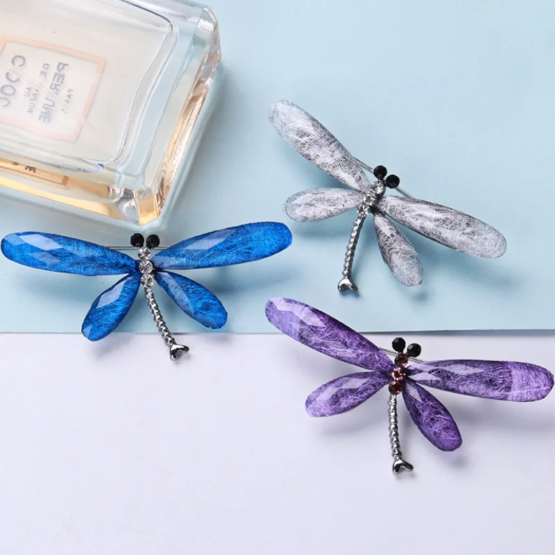 

Cartoon Creative Insect Dragonfly Brooch for Woman Man Clothing Accessories