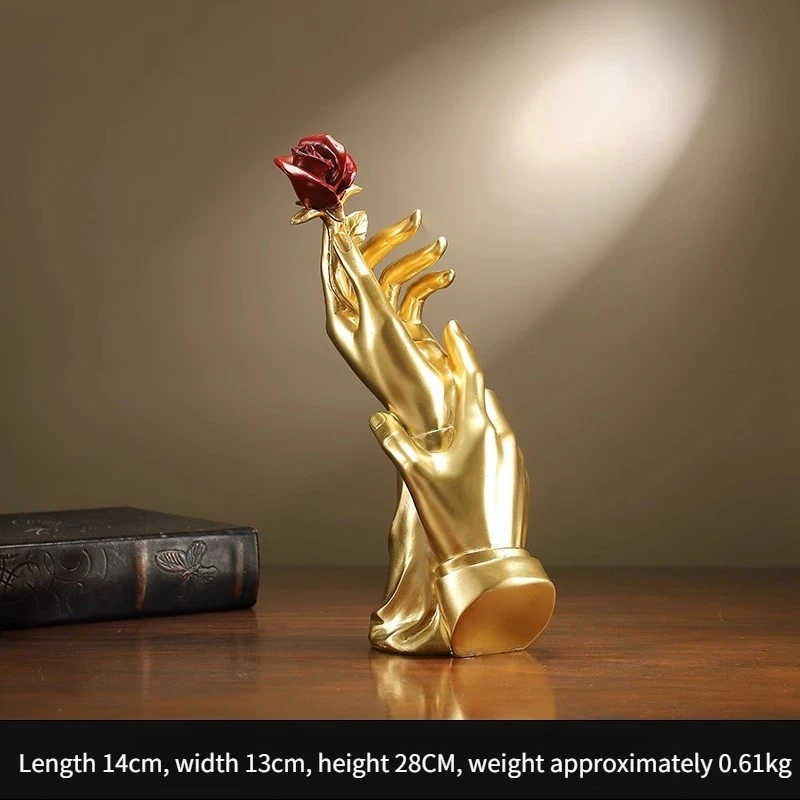 

Золотые миниатюрные розы из смолы