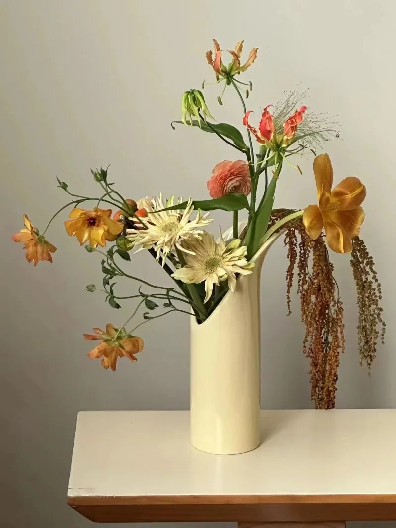 

Nordic Ceramic Vase Modern Luxury Flower Pot for Flower Arrangements Office Desktop Living Room Home Decoration Accessories