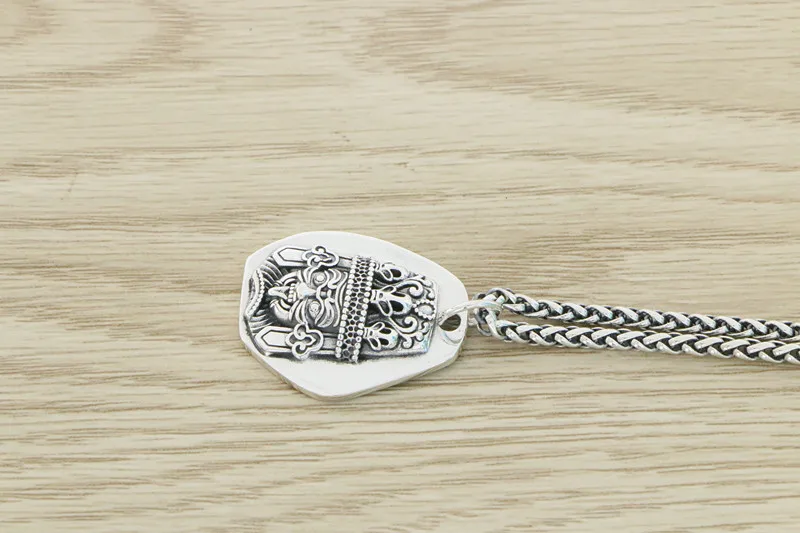 Подвеска в этническом стиле из чистого серебра с изображением бога богатства