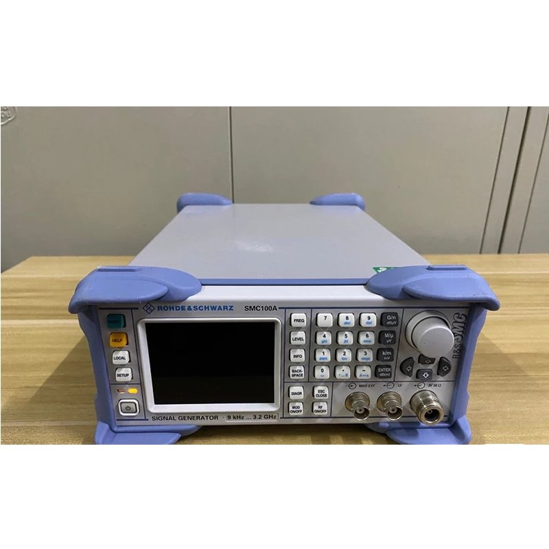 

Rohde & Schwarz SMC100A 9 kHz to 3.2 GHz RF Signal Generator USED