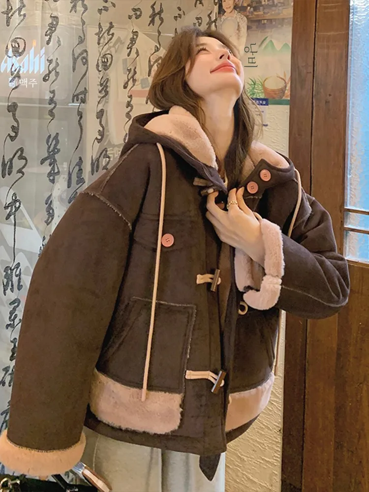 Женская шерстяная куртка кофейного цвета с замшевым мехом и воротником-стойкой