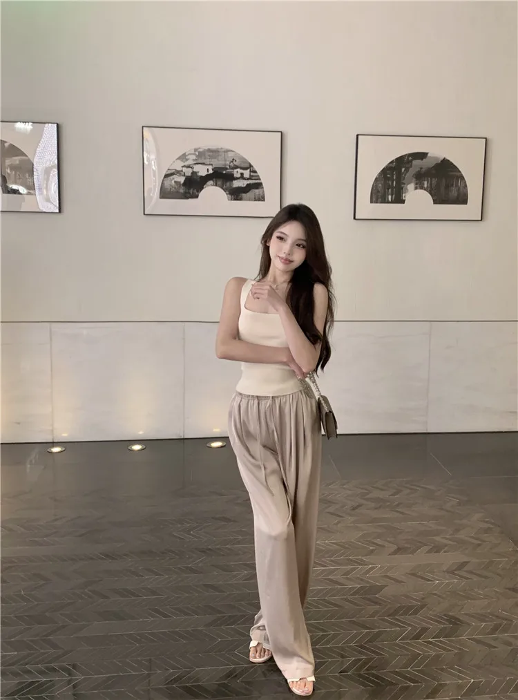 Рисунок 3 - Брюки женские с широкими штанинами