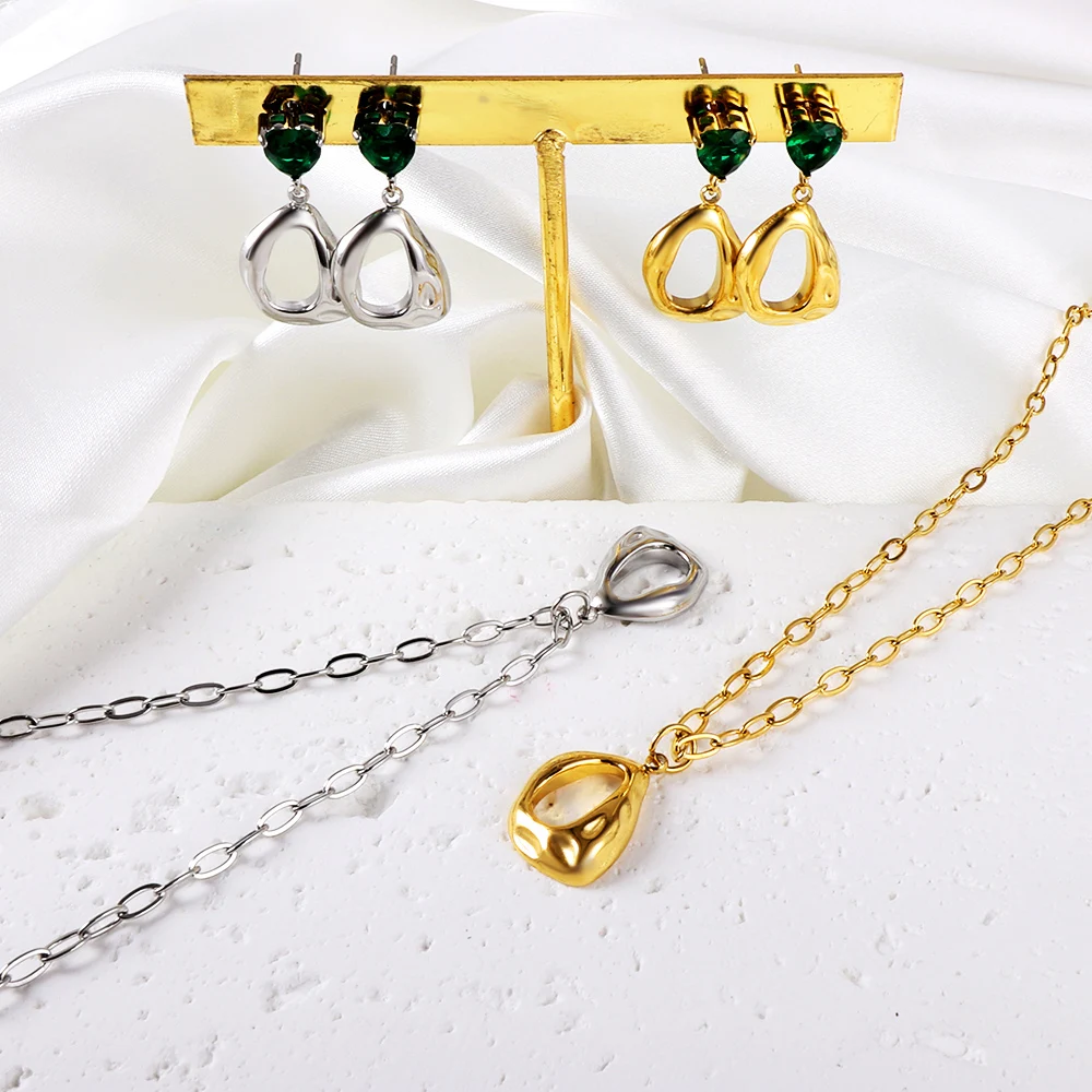 Комплект из колье и серёг нержавеющей стали