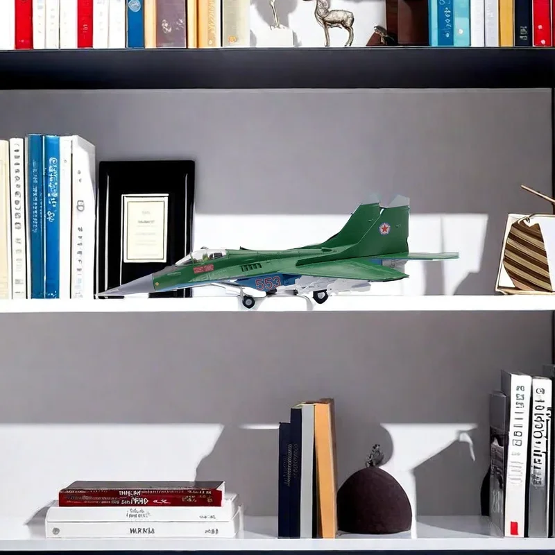 Модель летательного аппарата в масштабе 2024 1/100 корейский стиль искусственная