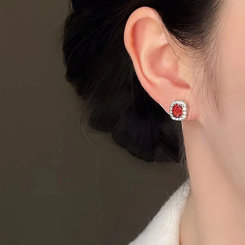 Голубь красная кровь бессонница Русалка ретро красные серьги с драгоценными