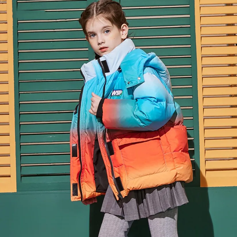 

Модные детские пуховики с градиентом цвета, зимняя новая теплая верхняя одежда с капюшоном, 90% пуховик на белом утином пуху для мальчиков и д...