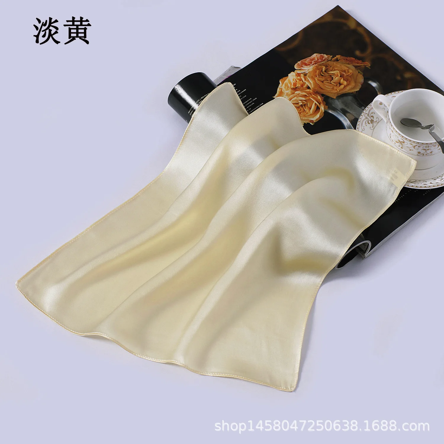 

Шелковый носовой платок 16 Момме