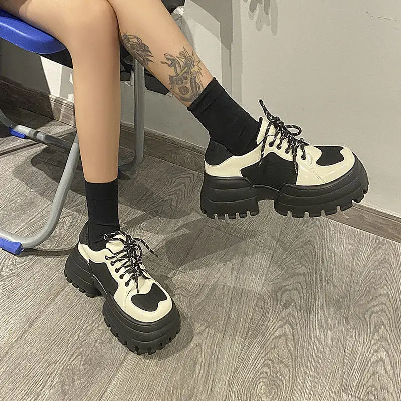 

British style retro thick soled muffin small leather shoes 2022 spring new net red ins fashion student small single shoes