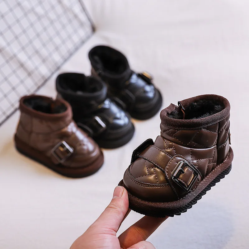 

Осенне-зимние детские ботинки; Цвет черный, коричневый; Модные ботинки с металлическими вставками; Bebe; Повседневная детская обувь с хлопков...