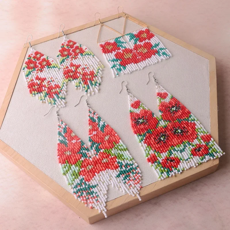 Серьги из рисовых бусин кисточка цветок симметрия ручное вязание дизайн