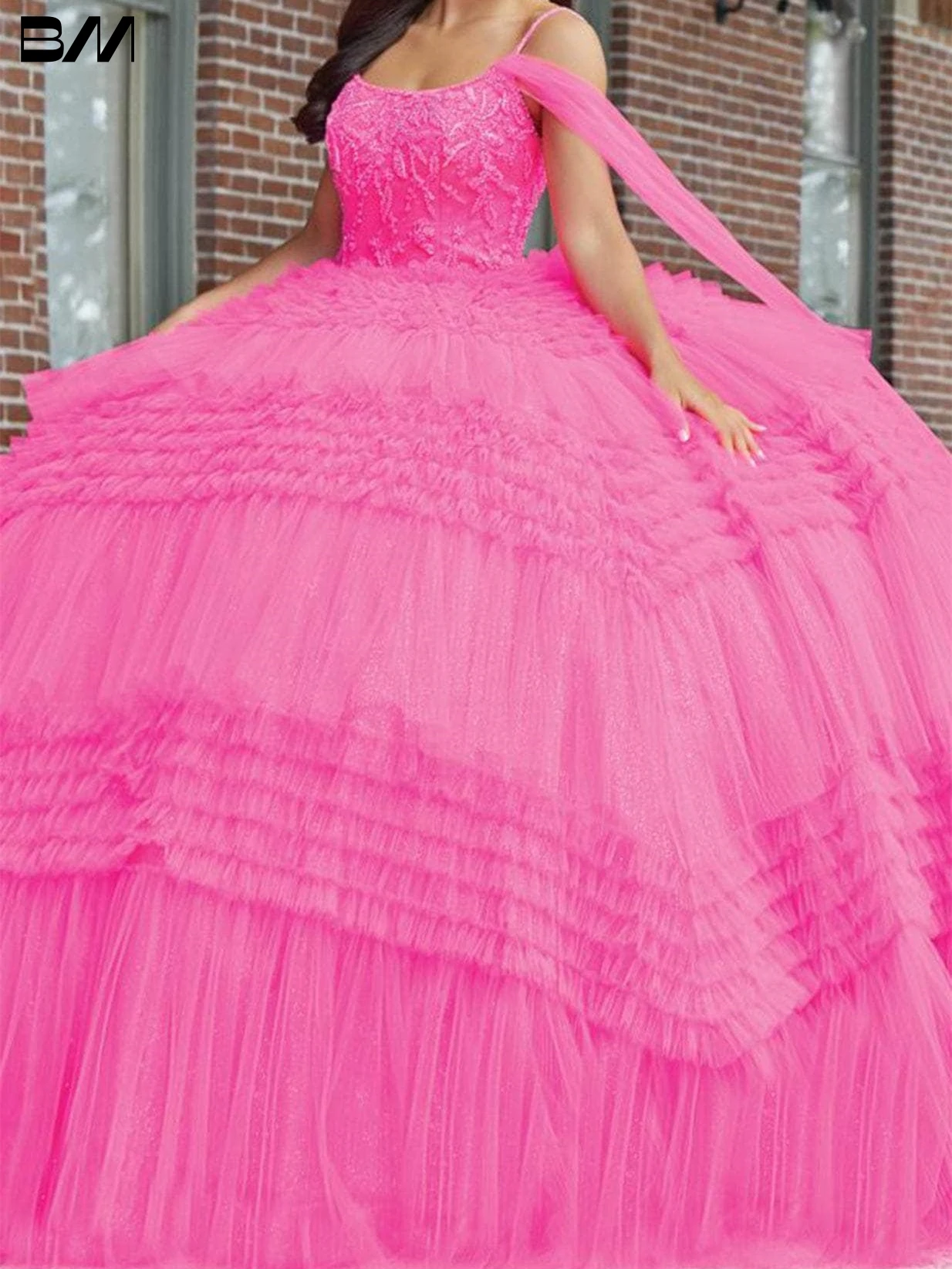 

Pleated Tulle Skirt Ball Gown Train Lace-u p Back Spaghetti Straps Prom Dresses For Women Party Beaded Scoop Quinceanera Dress