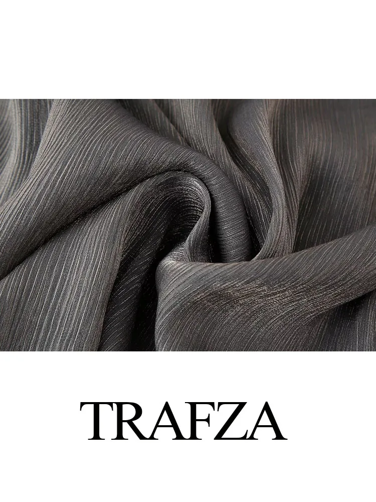 Женская блузка с отложным воротником и брюки широкими штанинами карманами