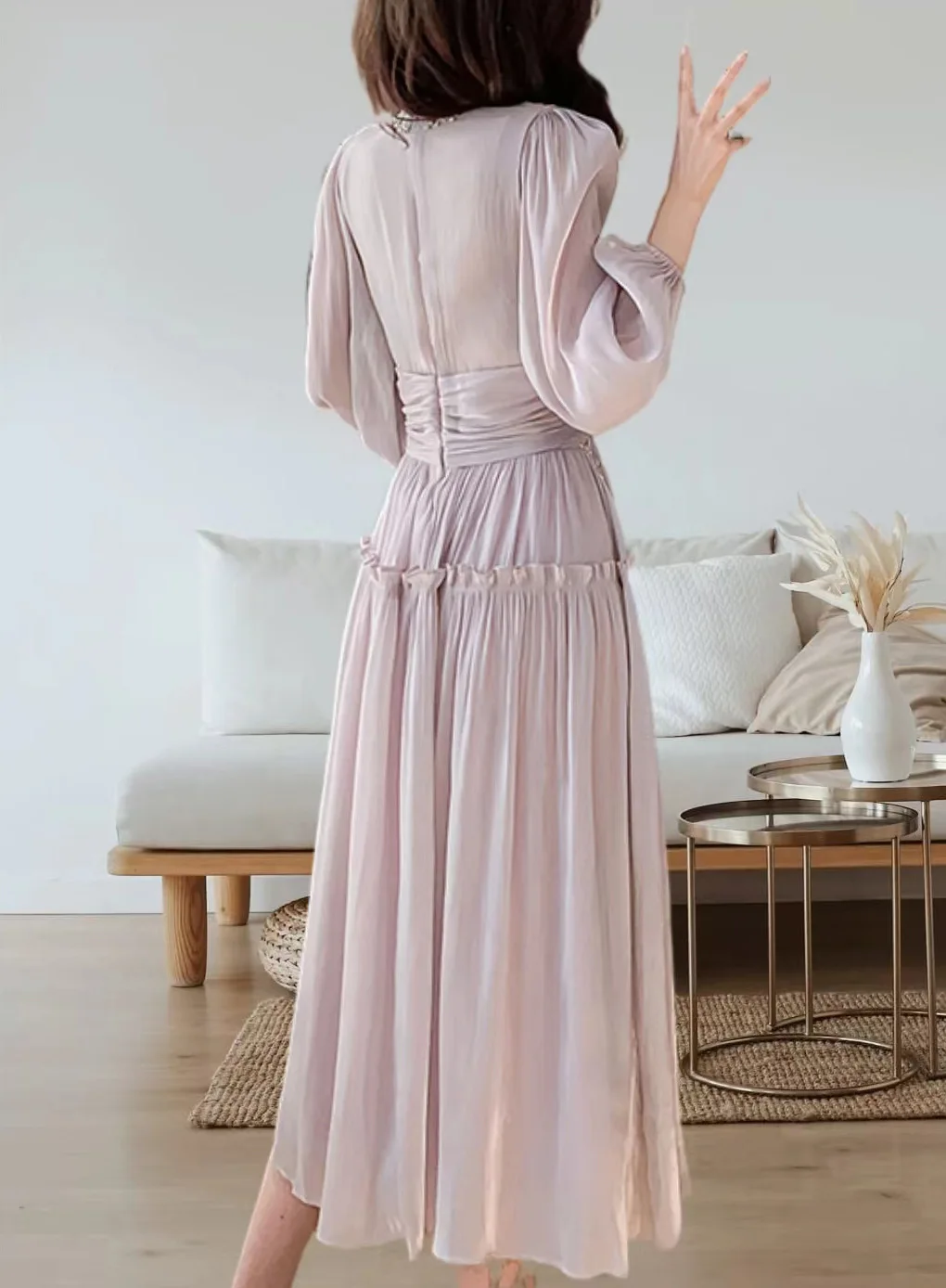 Элегантное французское женское платье с бусинами и бриллиантами круглым вырезом