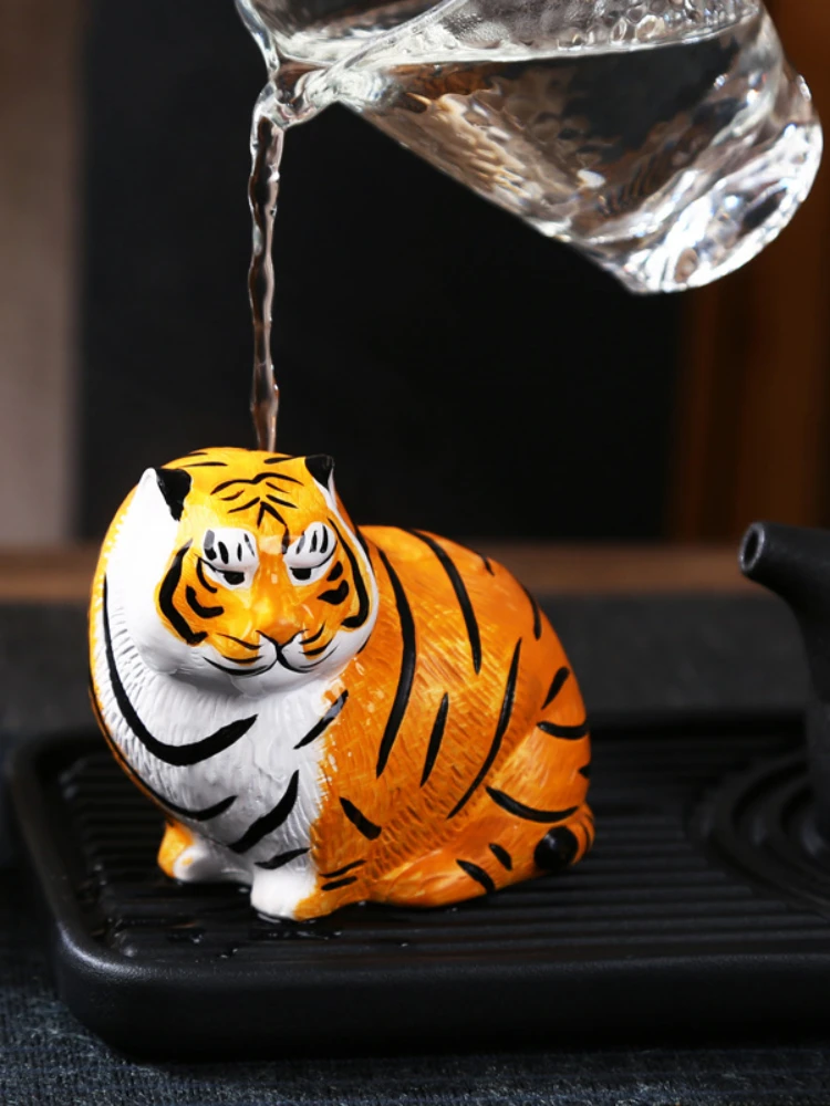 

Tiger Tea Ornaments Flush Color Changing Ceramic Supportable Lucky Auspicious Beast Tea Tray Tea Accessories
