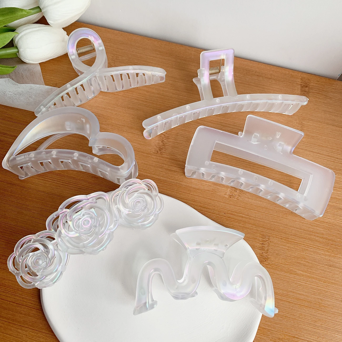 

Summer Mist Matte Mermaid White Hair Clip Translucent Shark Clip Makeup Wash Korean Japanese Hair Accessories for Women Hairwear