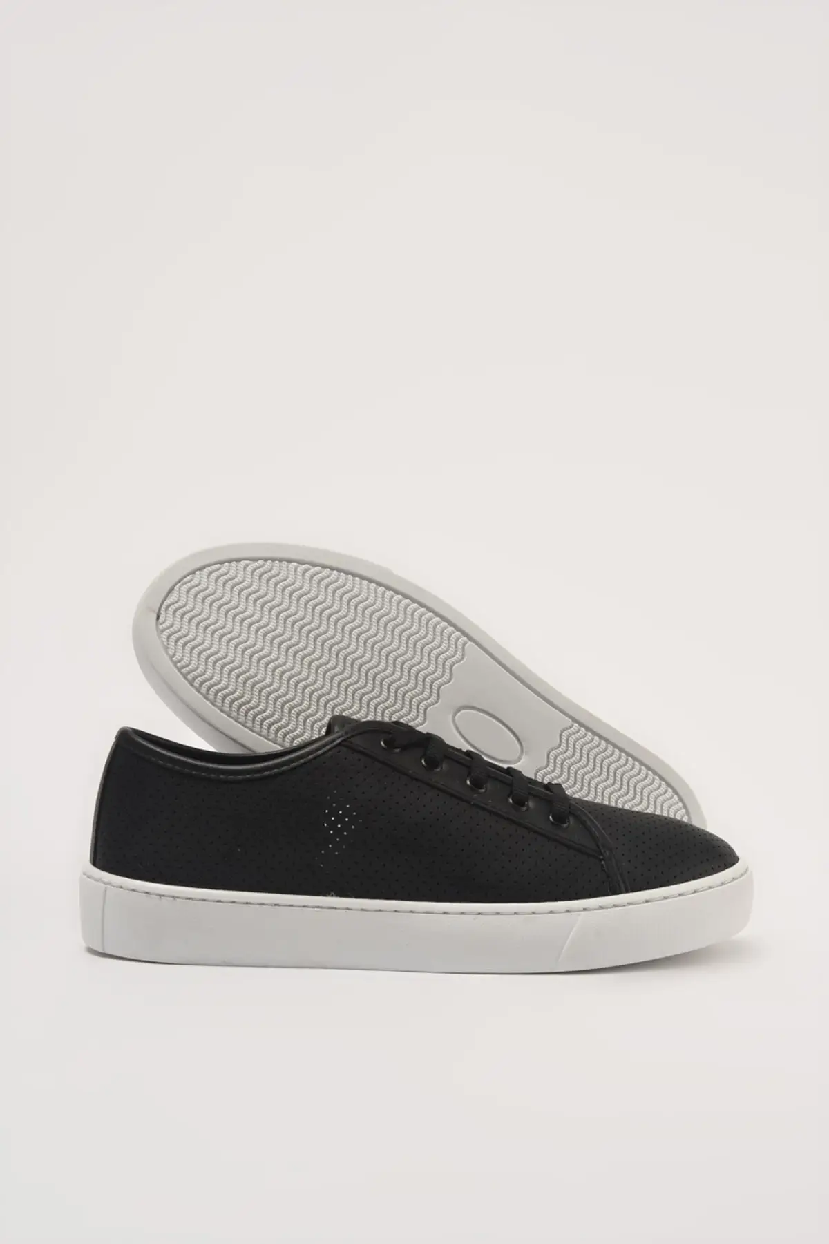 

Women Vulcanized Shoes Black Women Sneaker Ayya Breathable Running Shoes Casual Ladies Sneakers Light Sport Shoes