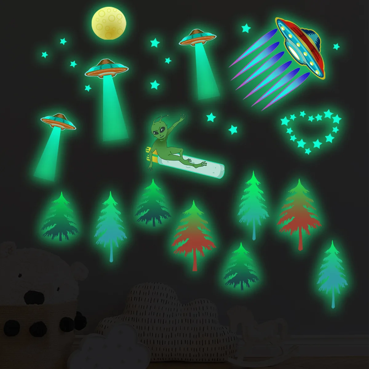

Glow in the Dark Cosmic UFO Star Wall Sticker Children's Room Bedroom Creative Simple Decorative Wall Sticker