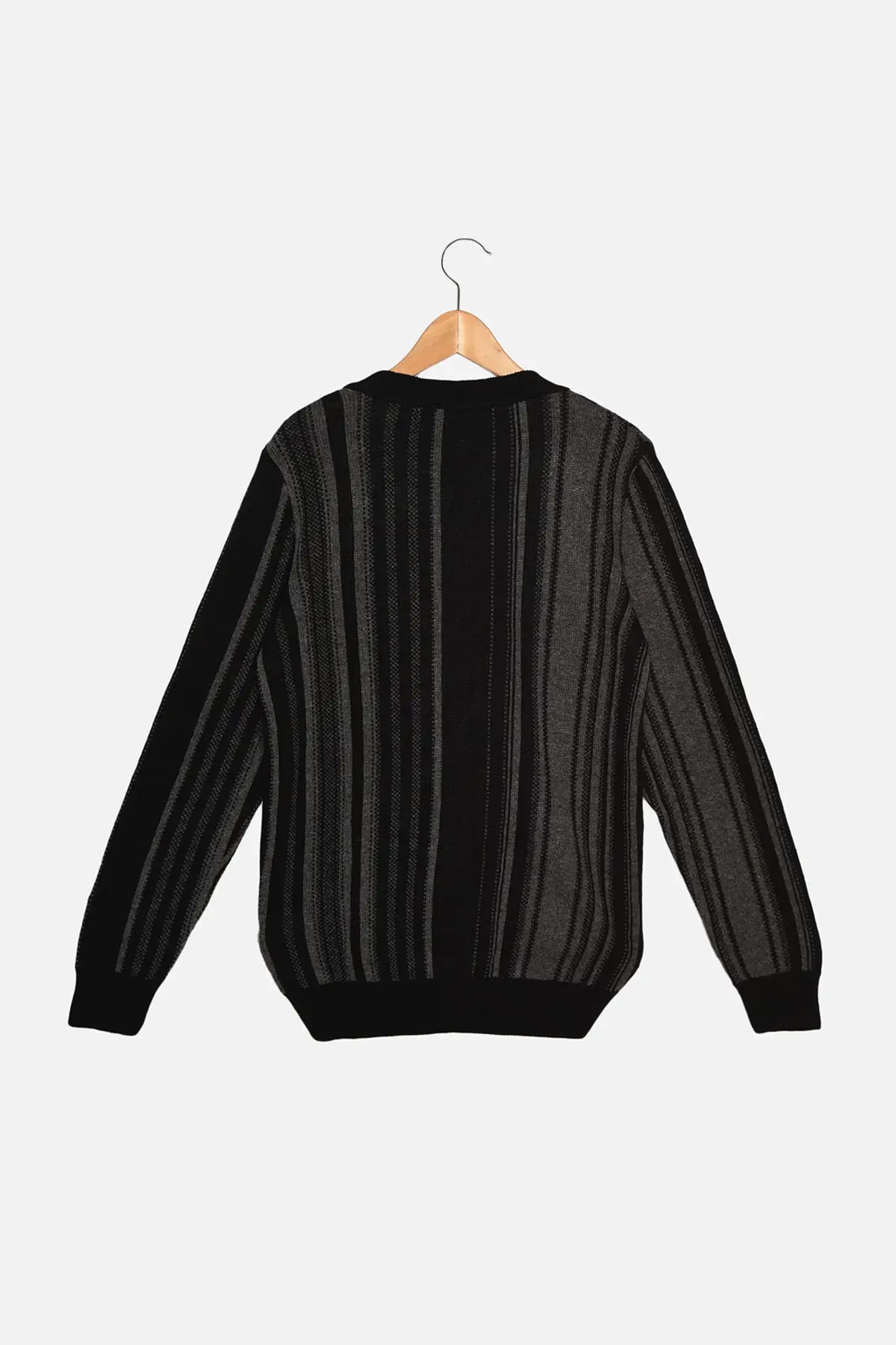 

Trendyol Men 'S Slim Fit V-neck Striped Knitwear Cardigan TMNAW22HI0209
