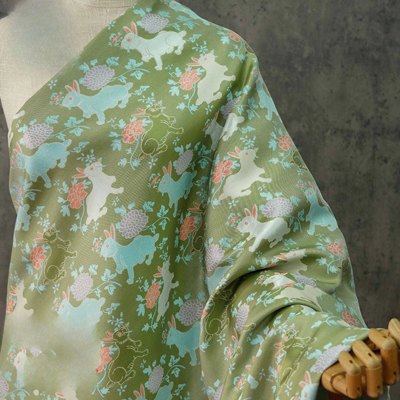 Фото Жаккардовая ткань с кроликом, китайская новогодняя блузка, Hanfu Cheongsam, костюм Тан, жилет, детское пальто, пастельный цветочный принт, материал «сделай сам» №1