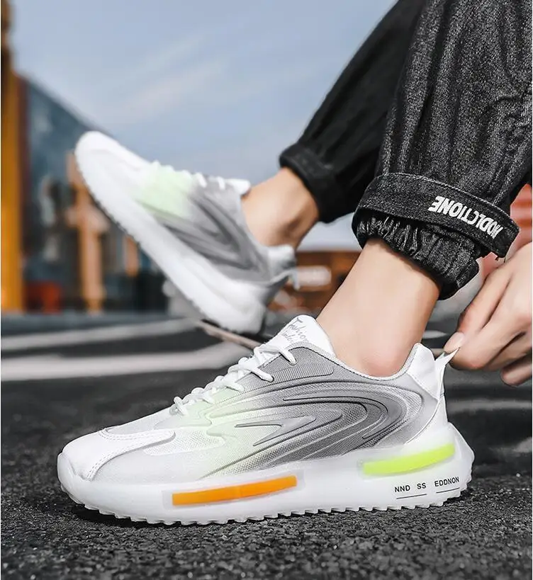 Men Sneakers Comfortable Breathable 2022 New Casual Lightweight All-match Male Running Non-Slip Fashion Board Shoes Streetwear