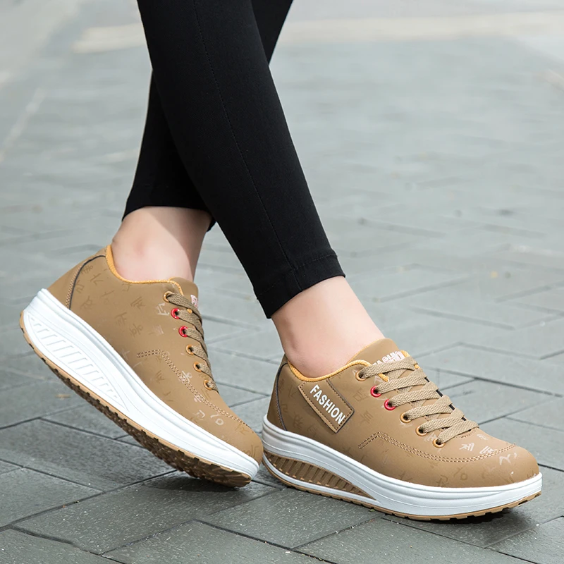 2022 New Arrival Running Sneakers Women Platform Rocking Shoes Casual Fashion Womens Chunky Designer Sneakers Zapatillas Mujer