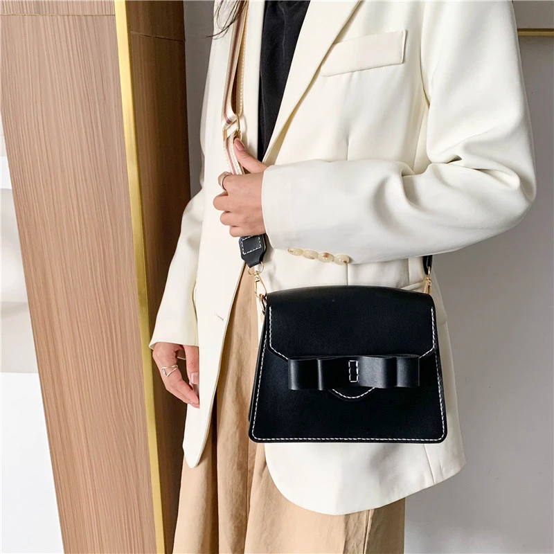 2023 Famous Designer Wide Straps Shoulder Messenger Bags High Quality Women Purse And Handbags Luxury Fashion Small Square Bags