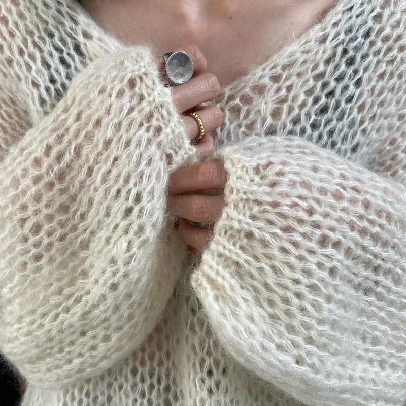 Пуловер женский трикотажный с V-образным вырезом и длинным рукавом