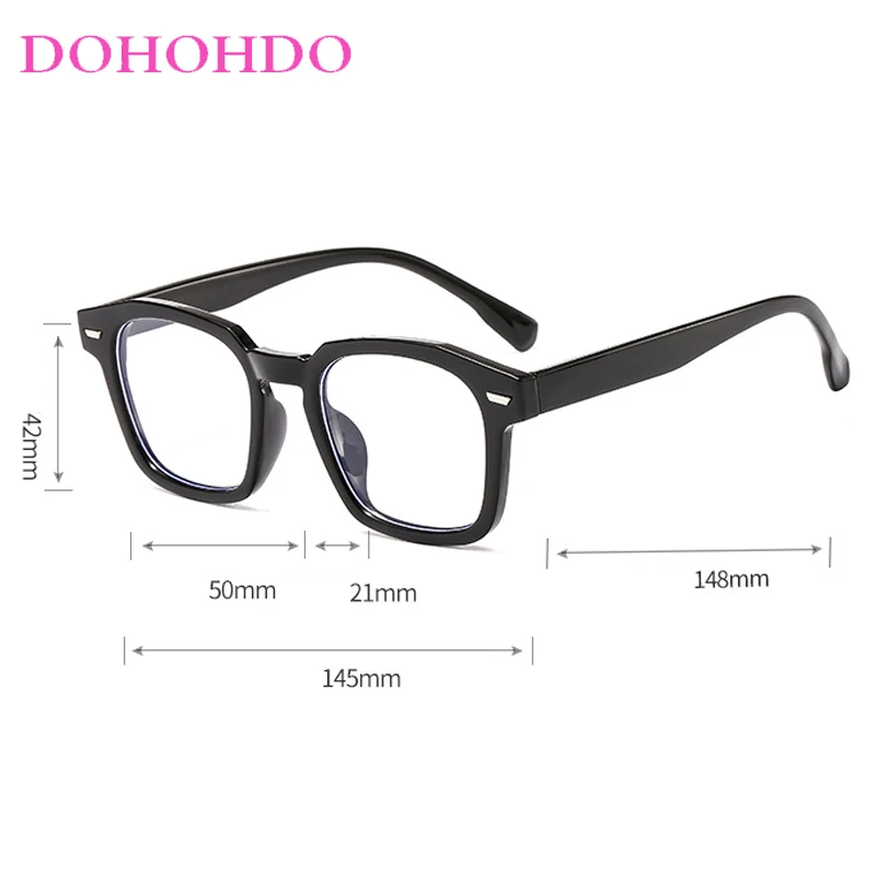 Классические очки в маленькой оправе с квадратными заклепками женские