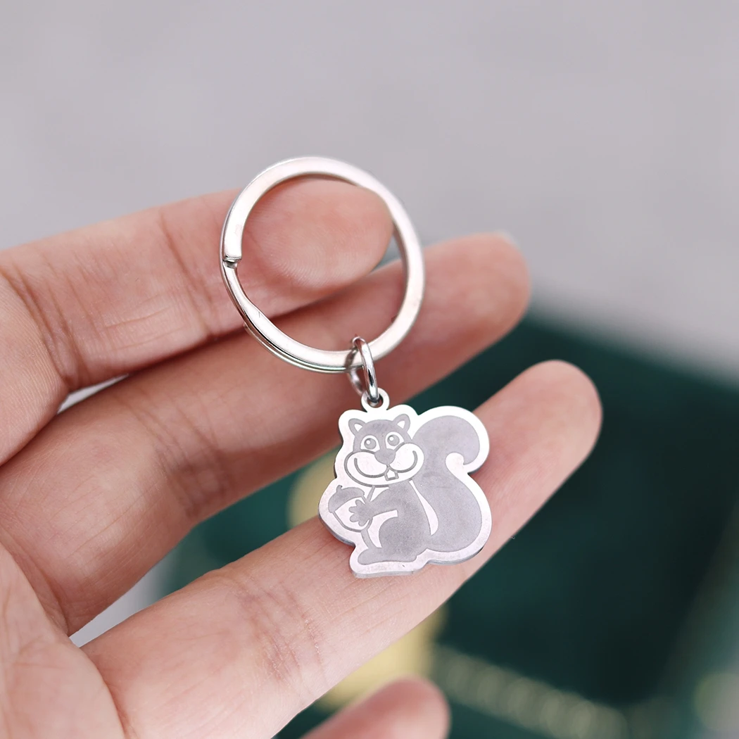 Нержавеющая сталь индивидуальное имя белка держит жолудь брелки для женщин