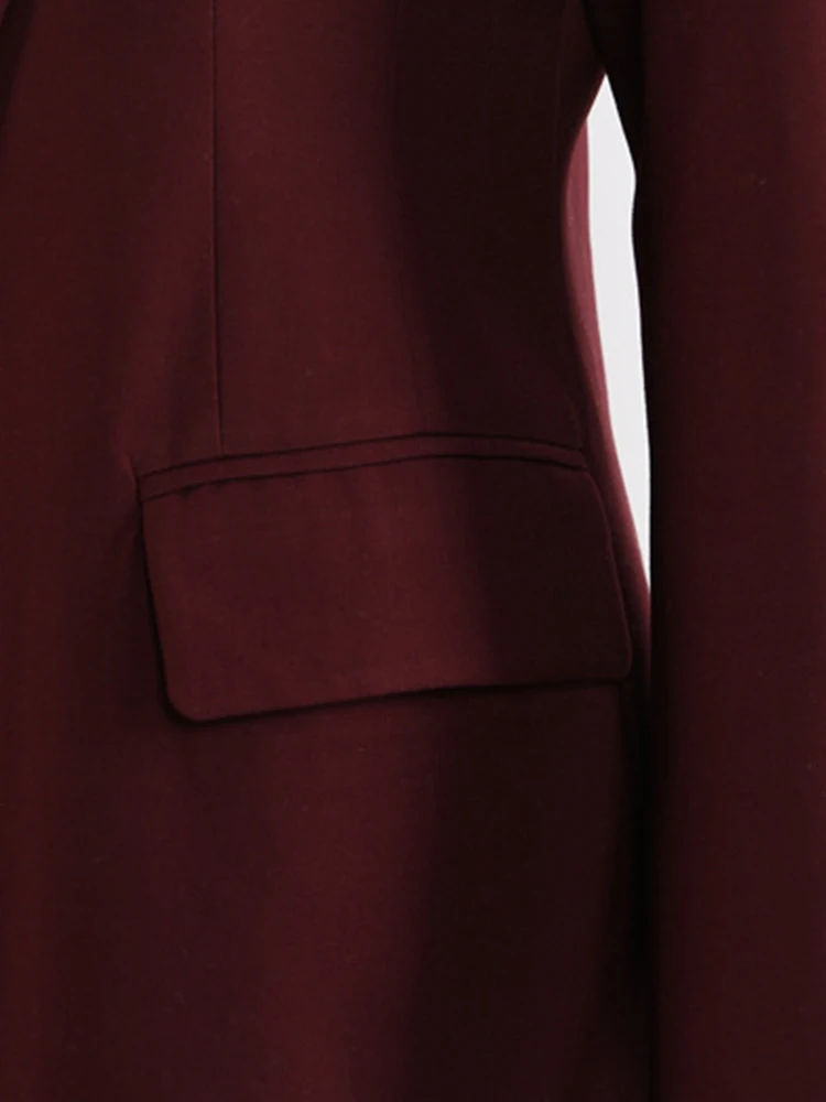 Женский блейзер с длинным рукавом и лацканами