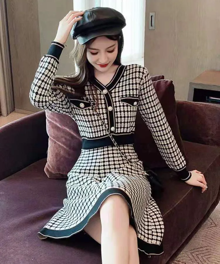

French Style Ladies' Dress Women's Autumn New Small Fragrance Black and White Houndstooth and Slim Temperament Knitted Skirt