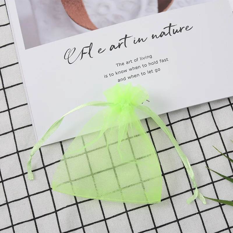 Зеленые мешочки на шнурке пыленепроницаемые и удобные для работы мягкие
