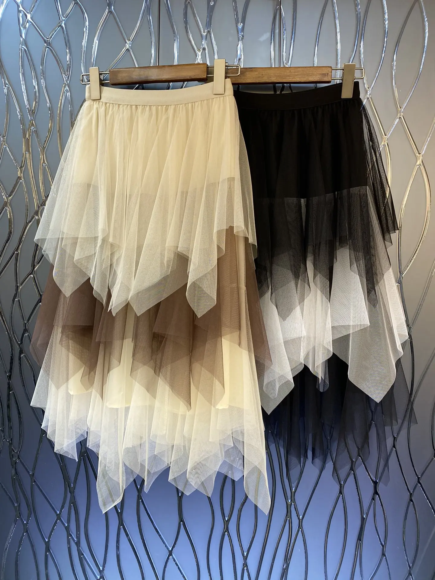 

2023 ранняя Весенняя мода новая женская одежда сетчатая строчка контрастных цветов юбка 0329