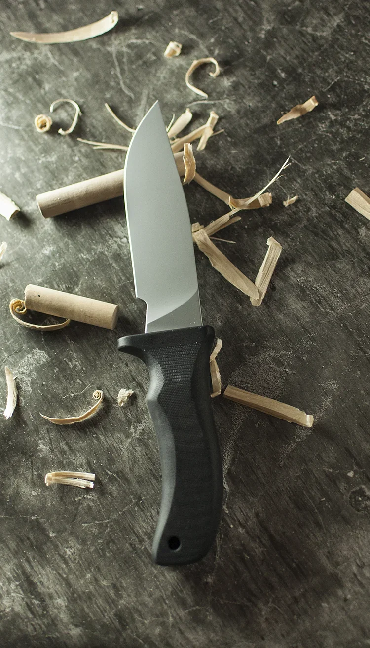 Стальной нож с фиксированным лезвием G10