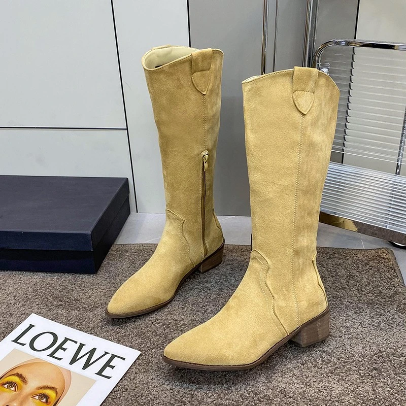 Сапоги женские замшевые в ковбойском стиле на массивном каблуке |