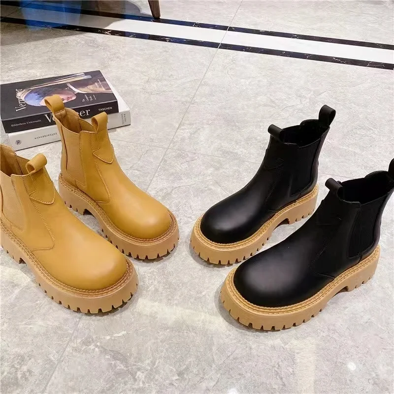 

2022 Women Platform Brown Black Beige White Ankle Boots for Women Fur Short Chunky Platform Boots Shoes Women Boots