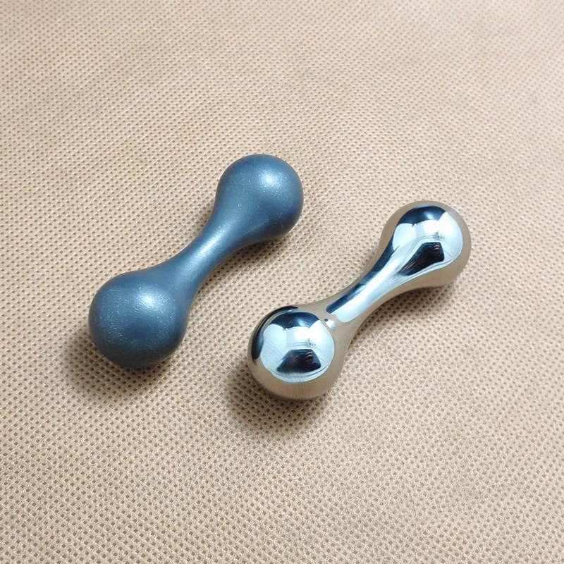 Titanium alloy fingertip gyro toy finger limit, men cool fingers play your speed, let women look at you differently enlarge