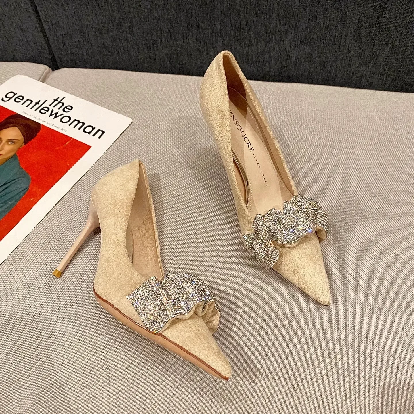 Женские туфли без шнуровки со стразами бархатные с кристаллами женская обувь