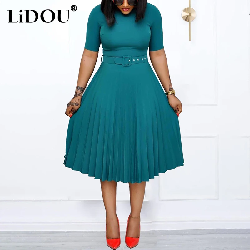 Женское платье с коротким рукавом