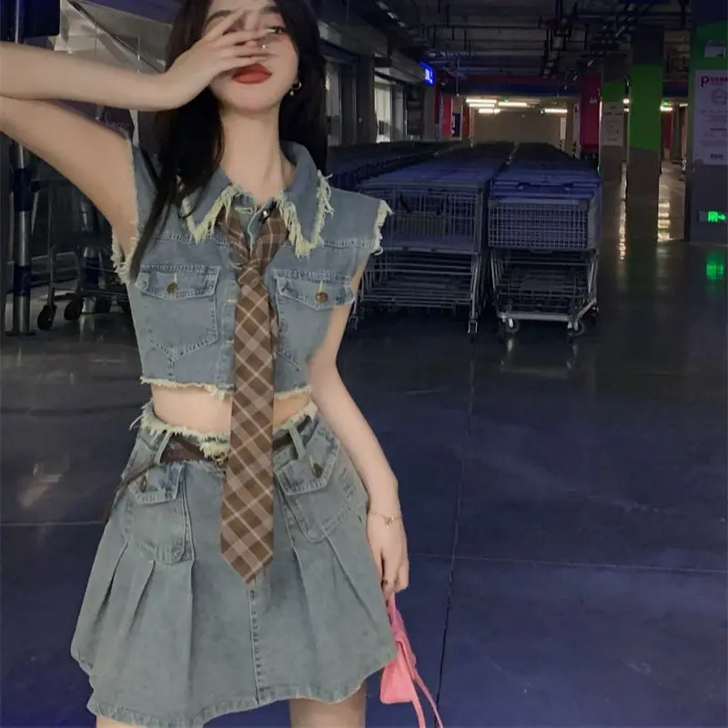 

Женская уличная одежда Hsa, укороченный топ-бюстье с низким вырезом и бретельками + мини Облегающие юбки, Клубные комплекты, летний плиссированный Джинсовый комплект из двух предметов с юбкой