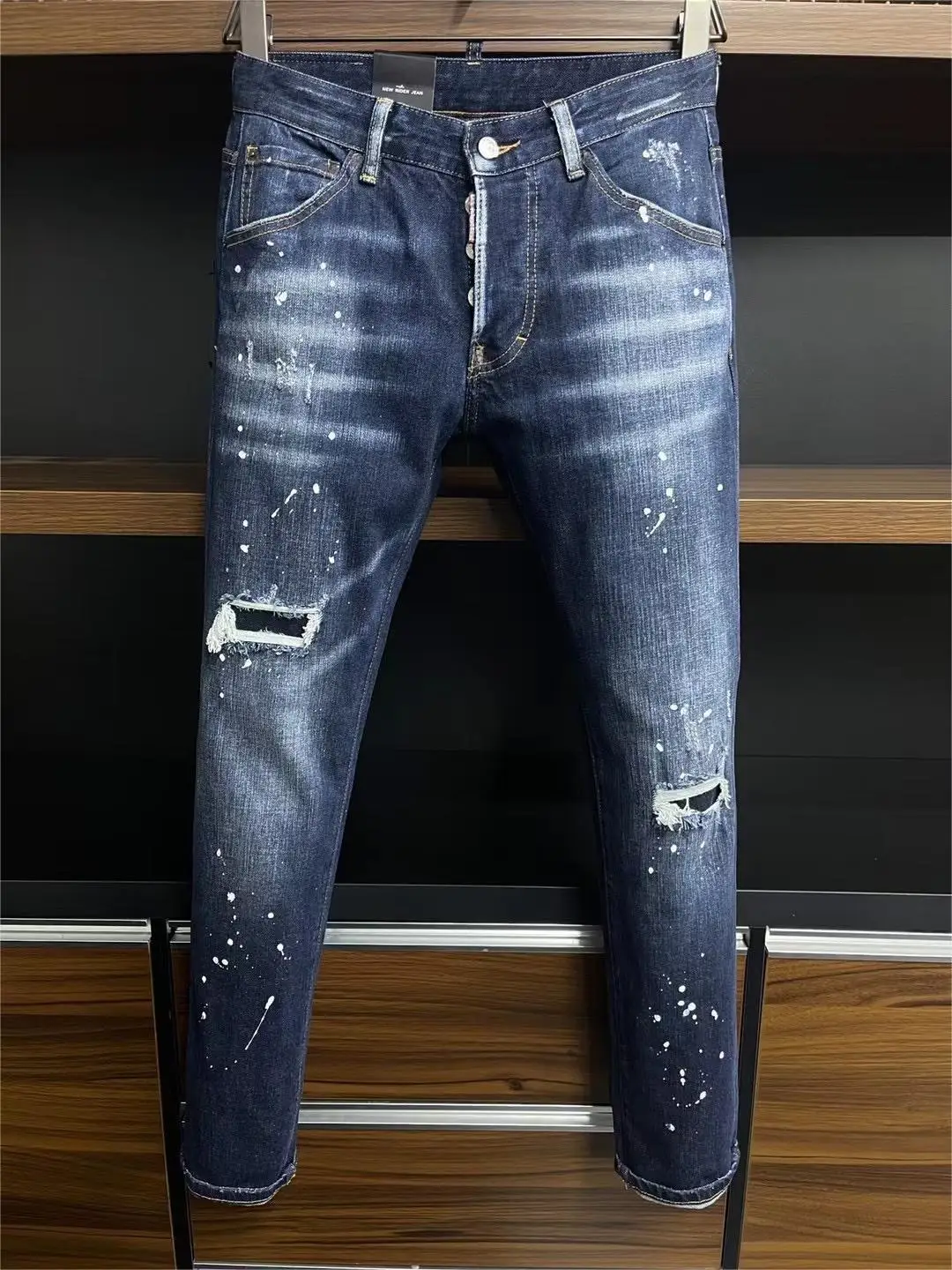 

2023 new fashion tide brand men's washing worn out torn paint locomotive jeans 9883