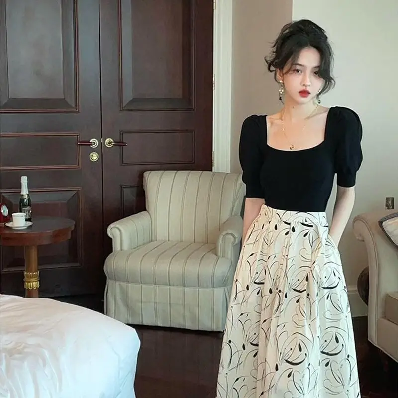 

Women 2022 Summer Fashion Two-piece Sets Female Square Collar Knitted Tops + High Waist Print A-line Skirts Ladies Suits Y139