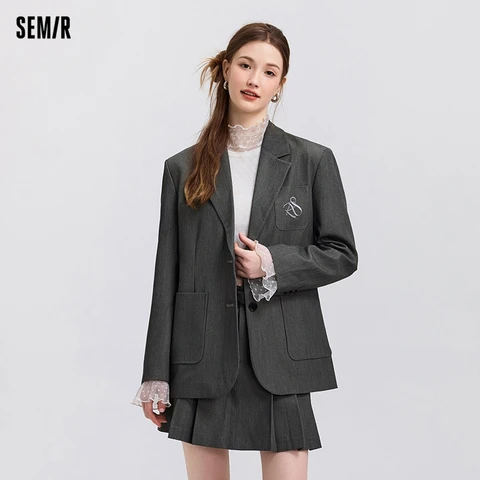 Semir Верхняя одежда Женский стиль средней длины с вышивкой в школьном стиле 2025 Новый весенний свободный серый повседневный костюм
